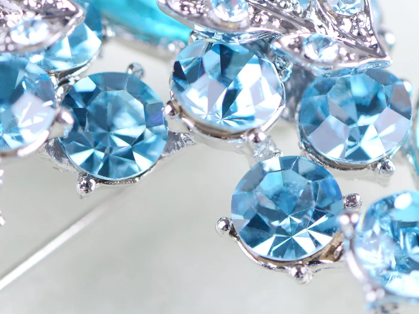 Alilang Womens Diamond Inspired Floral Wreath Holiday Christmas Old Fashion Brooch Pin Aqua Blue