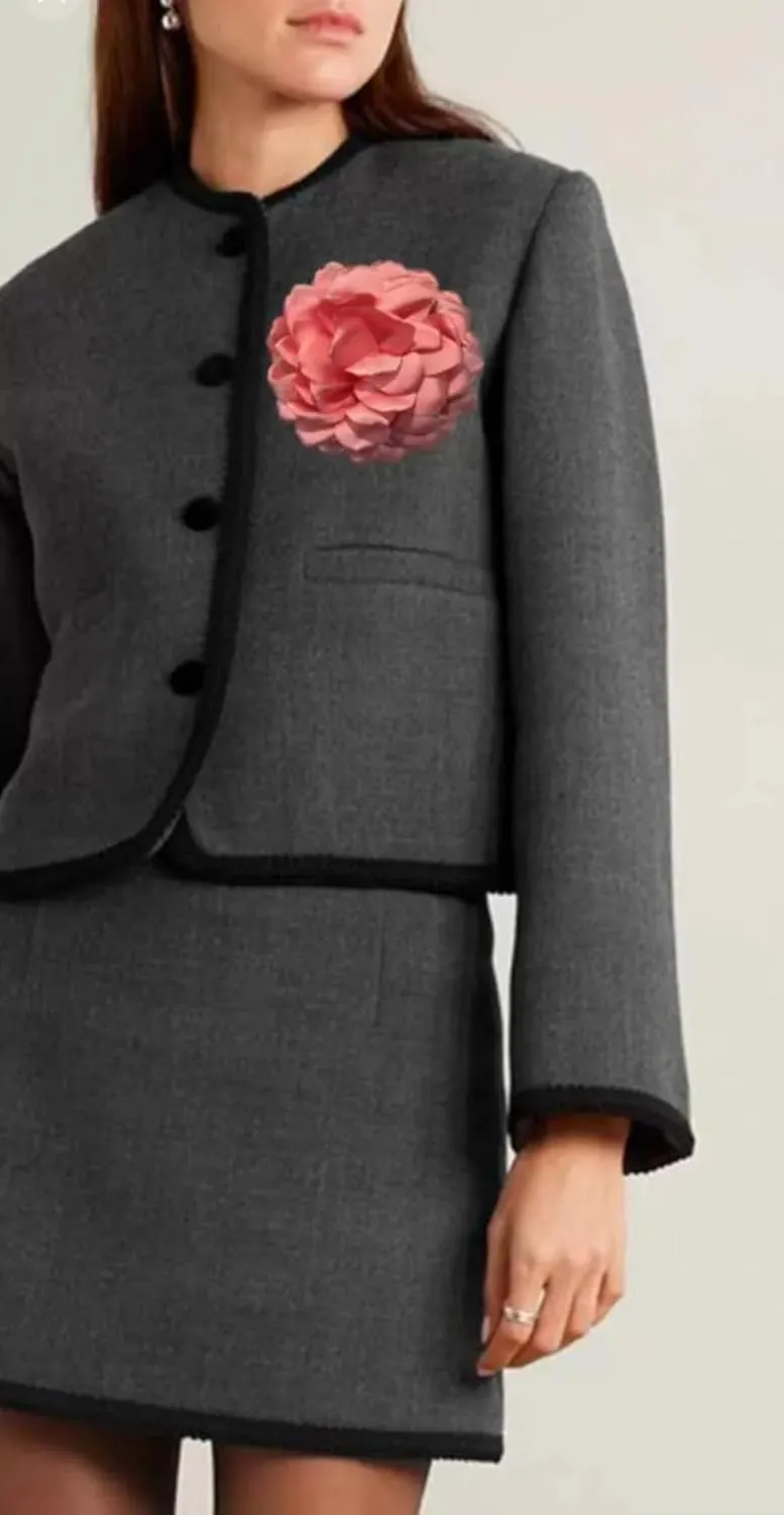 Dainty Satin Fabric Rose Flower Brooches for Women Extra Large Big Camellia Flower Brooches Lapel Pins Wedding Party Prom Dance Dress Clothes Accessories Valentine's Day Gifts