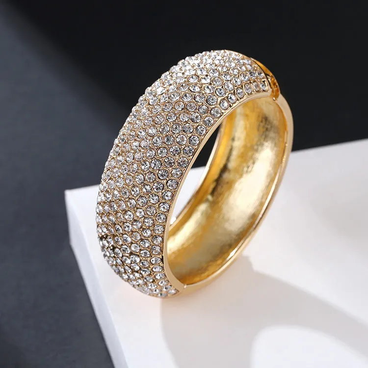 Heavy Duty Metallic Diamond Drum Shaped Gold Plated Bracelet