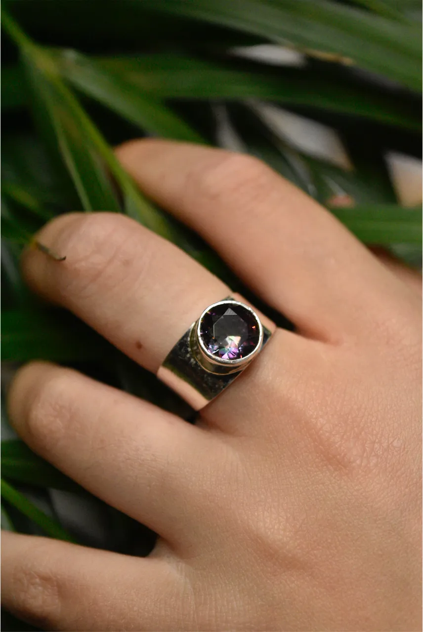 Mystic Topaz Signet Ring (US 8)