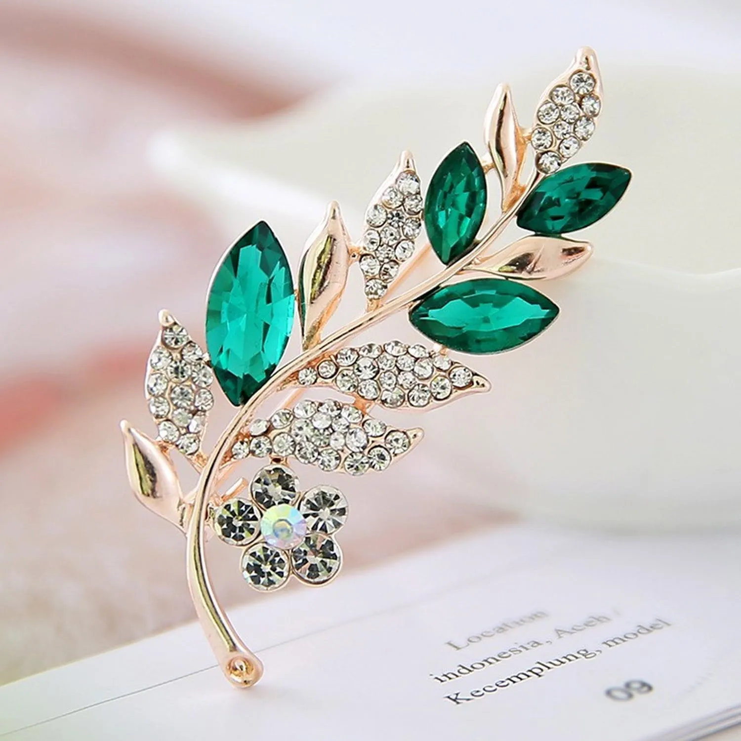 Vintage Pearl Leaves Brooches Green Enamel Paint Plant Flowers Statement Brooch Pins Fashion Jewelry Accessories for Women Girl Gift